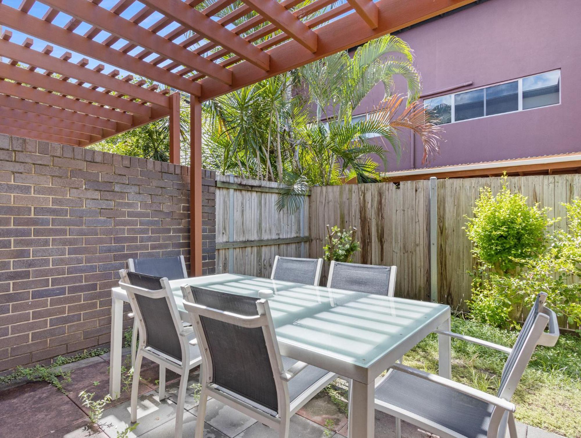 Quarterdecks Retreat Vila Urangan Exterior foto