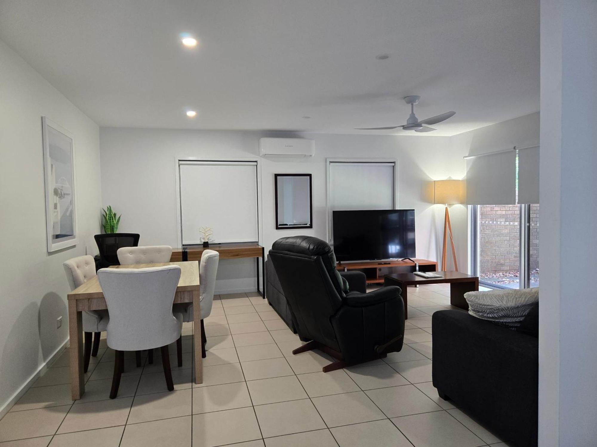 Quarterdecks Retreat Vila Urangan Exterior foto